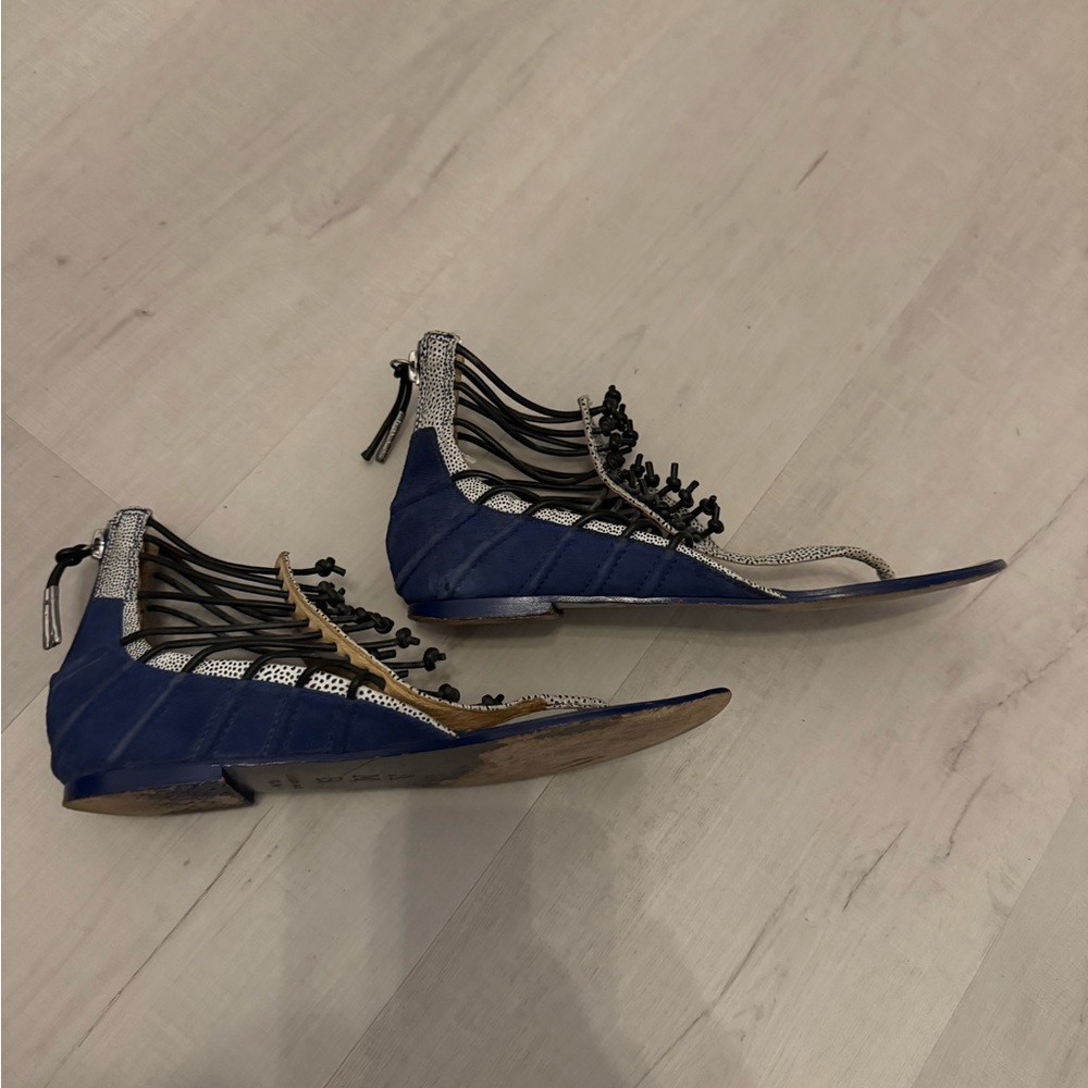 L.A.M.B Reagon‎ Leather Sandals Indigo Blue/White - Picture 5 of 5